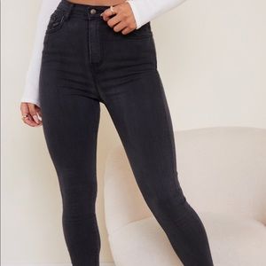 PRETTYLITTLETHING Washed Black Pocket Skinny Jean